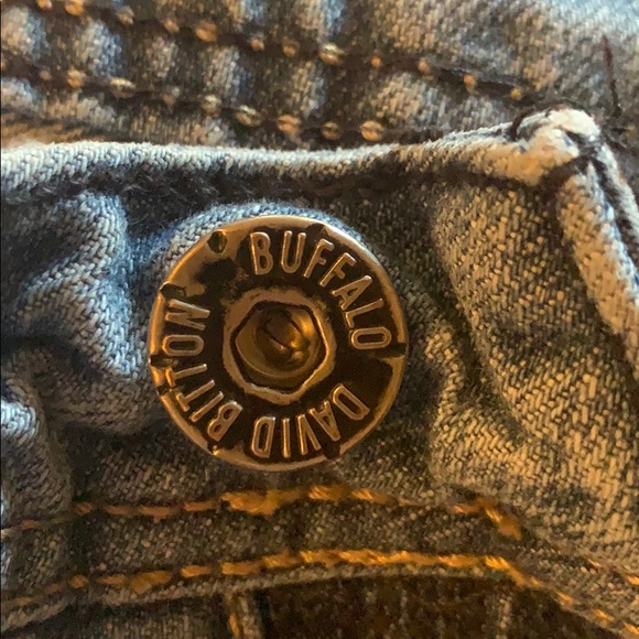 Mens buffalo  button up buffalo jeans  sz 32 price now firm - Picture 4 of 7